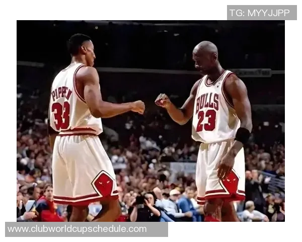 2015年NBA季后赛骑士与公牛半决赛激战回顾与精彩瞬间分析